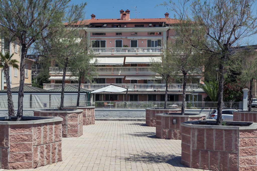 Aparthotel Residenza Santa Cecilia San Vincenzo Exterior foto
